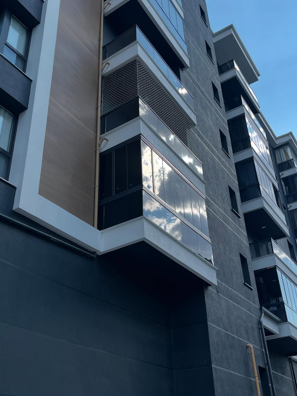 Özdemir Cam Balkon Sistemleri